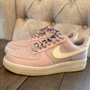 Nike Women’s Air Force 1 ‘07 Platinum Violet